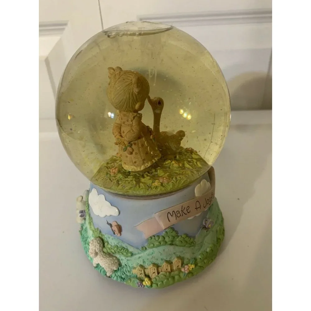 Enesco  Musical  Snowglobe  “In the Garden” ‎ 2003  precious  moments